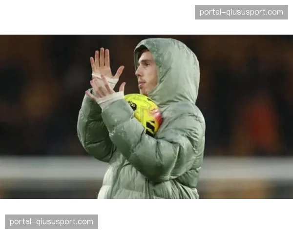 全场比赛结束,纽卡斯尔联3-0完胜狼队,伊萨克完成帽子戏法 全场比赛结束,纽卡斯尔联3-0完胜狼队,伊萨克完成帽子戏法